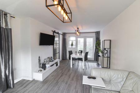 Church Leys, CM18, Harlow - Photo 3