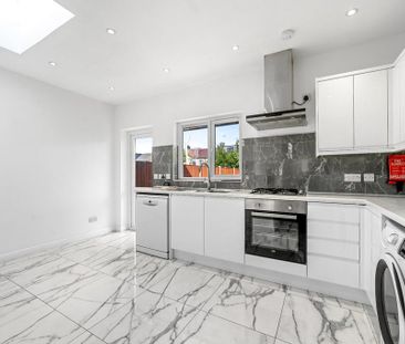 3 bedroom terraced house to rent - Photo 6