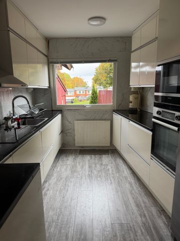 Sandeslättskroken, Angered - Photo 3