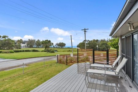 Four Bedroom Beachside Home - Photo 2