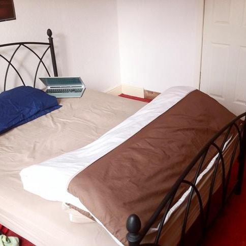 1 bedroom in a house share to rent - Photo 1