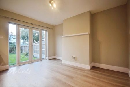 3 bedroom end of terrace house to rent - Photo 2