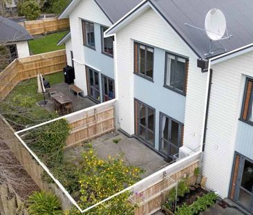 Modern 3-Bedroom Townhouse in Prime Albany Loc... - Photo 1