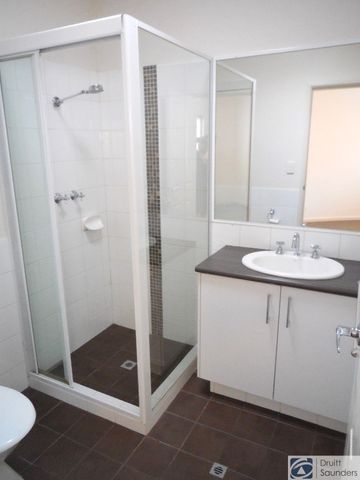 AIR CON, DOUBLE LOCK UP GARAGE, DISHWASHER HOME OPEN SATURDAY 21 MARCH AT 9.45AM SHARP! - Photo 5