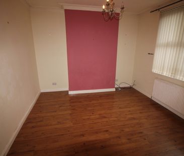 3 Bedroom Mid Terraced House - Photo 3