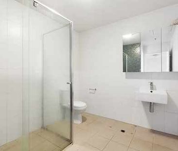 LOVELY BRUNSWICK RESIDENCE - Photo 3