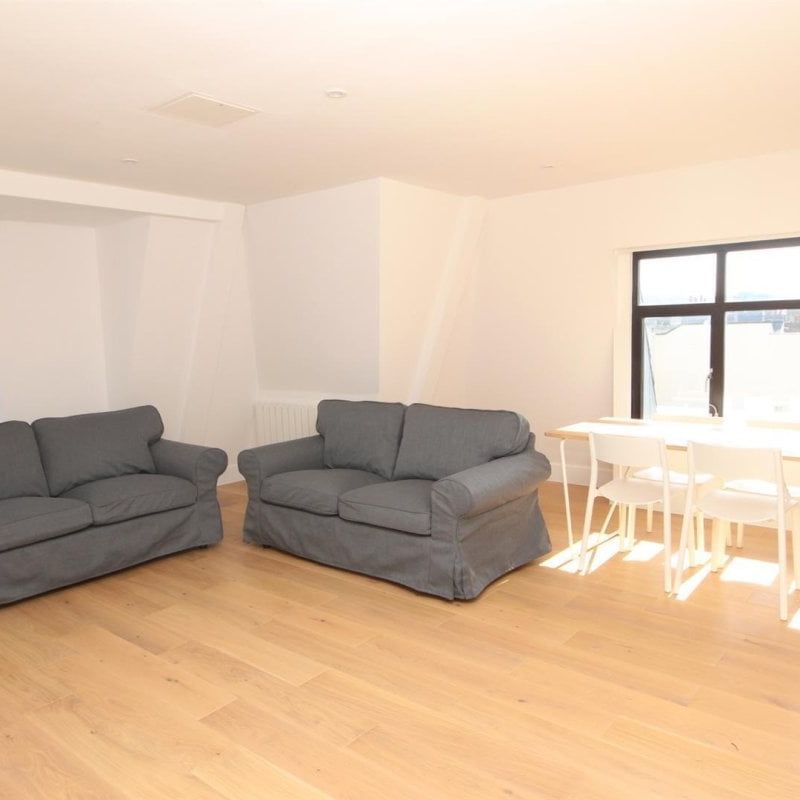 Russell Mews - Photo 1