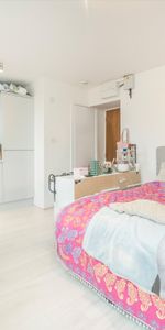 Essex Road, Acton, W3, London - Photo 3