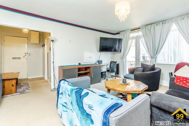 2 bed Flat in Marlborough Court Croydon Road, Westerham, TN16 1EU - Photo 1