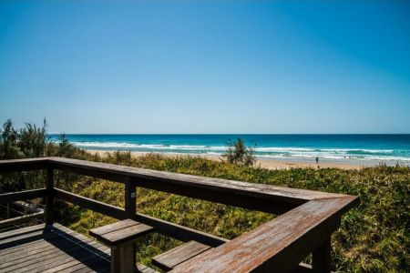 Leafy Outlook - 3 Minute Walk to Beach and Cafes! - Photo 5