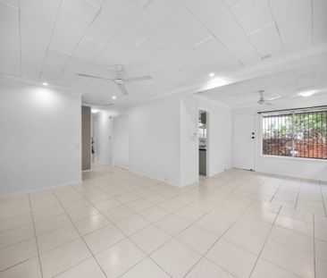 Family Home with a Pool in Kirwan - Photo 1