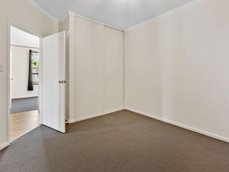 Spacious Family Home - Photo 4