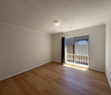 Newly renovated 5 Bedrooms house near schools - Photo 2