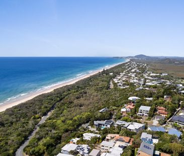 Spacious Beachside Living in Peregian Beach - Photo 4