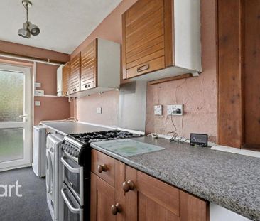 3 bedroom semi-detached house to rent - Photo 4