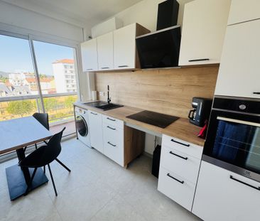 Location Appartement 5 pièces 106m² ROMANS SUR ISERE 26100 - Photo 5