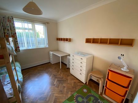 Hendy Close, Sketty, Swansea, SA2 - Photo 4