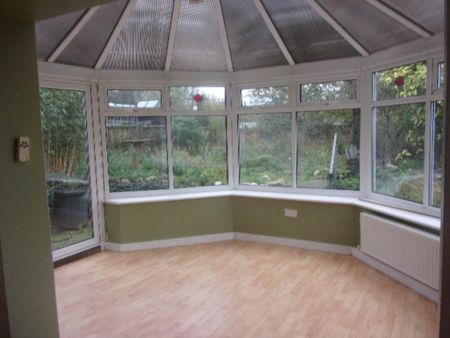 2 bedroom semi-detached house to rent - Photo 4