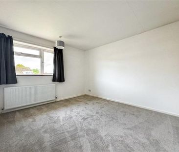 4 bedroom link detached house to rent - Photo 4