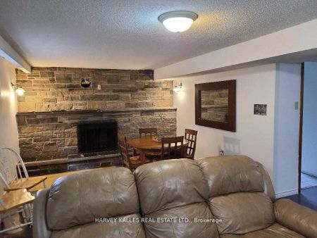 2379 Hensall Street #Lower - Photo 3