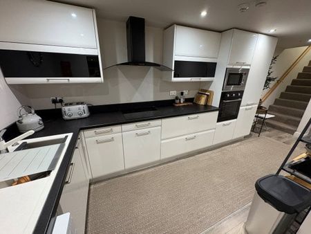 Clifton Drive North, Lytham St Annes - Photo 5