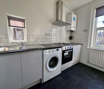 2 bedroom flat to rent - Photo 6