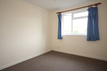 Goldsworth Park, Woking - Photo 3
