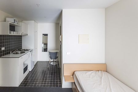 Furnished Stylish Studio Apartment - Photo 2