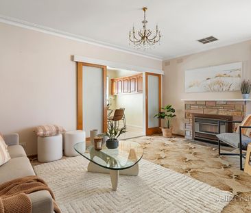 32 Club Avenue, Kingsbury VIC 3083 - House For Rent | Domain - Photo 2