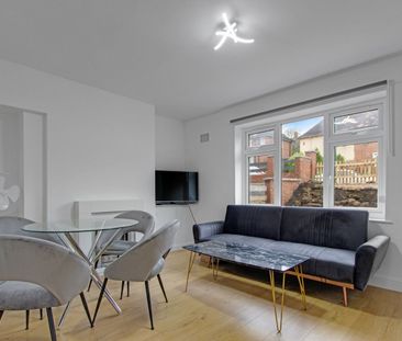 3 Bed Terraced House, Leybourne Drive, NG5 - Photo 6