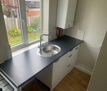 2 bedroom flat to rent - Photo 2