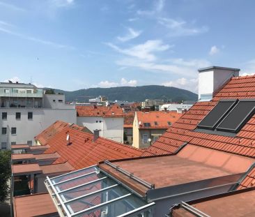 Exklusive Dachgeschosswohnung mit außergewöhnlichem Raumgefühl und ... - Photo 2