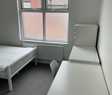 4 bedroom house to rent - Photo 2