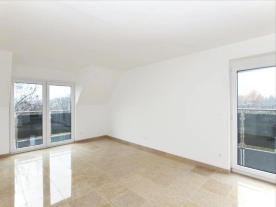 ATEMBERAUBENDE WOHNUNG MIT BALKON - ZENTRAL BEGEHBARE ZIMMER - KÜCHE - AB SOFORT!! - Foto 1