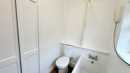 2 bedroom terraced house to rent - Photo 3