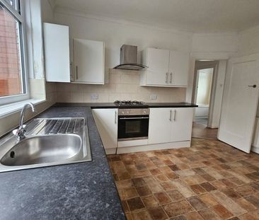 2 Bed Flat, Moorside Road, M7 - Photo 5
