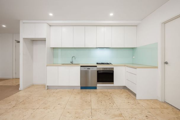 Contemporary apartment in prime Gordon pocket - Photo 1