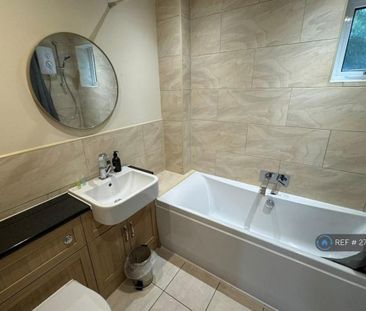 4 bedroom end of terrace house to rent - Photo 3