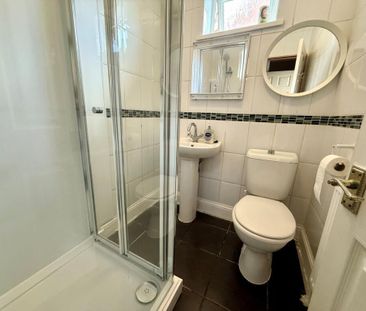 Crabwood Road, Southampton - Photo 2