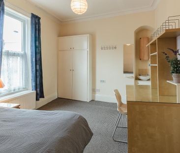 1 bedroom in a house share to rent - Photo 1