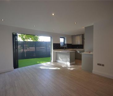 3 bedroom apartment to rent - Photo 3