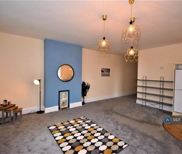 2 bedroom penthouse to rent - Photo 6