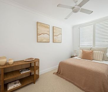 Spacious Light Filled Apartment in the heart of Newport - Photo 3