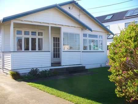 Kilbirnie, Sunny, convenient 3 b/room house - Photo 3