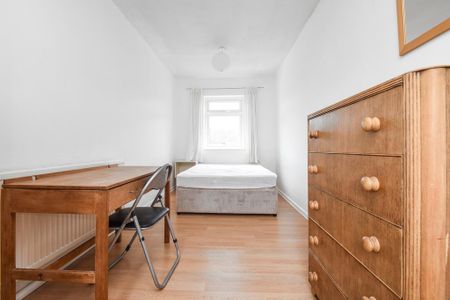 4 bedroom terraced house to rent - Photo 3