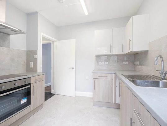 2 Bed Flat, Evesham Road, E15 - Photo 1