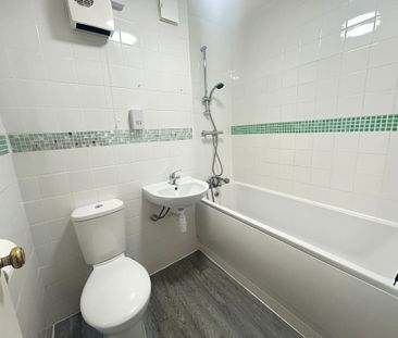 Markwell Wood, Harlow - Photo 4