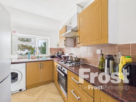 Wiltshire Avenue, Slough, Berkshire,SL2 - Photo 4