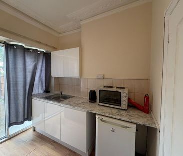 Studio to rent - Photo 3