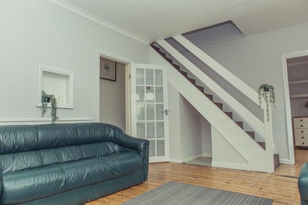 5 bedroom end of terrace house to rent - Photo 1